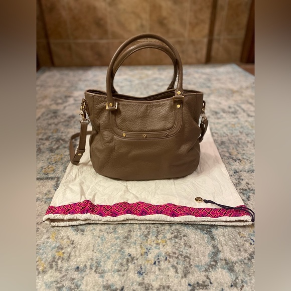 Tory Burch Purse Amanda Hobo Cross Body in Tan/Gold & protective bag - Picture 4 of 11